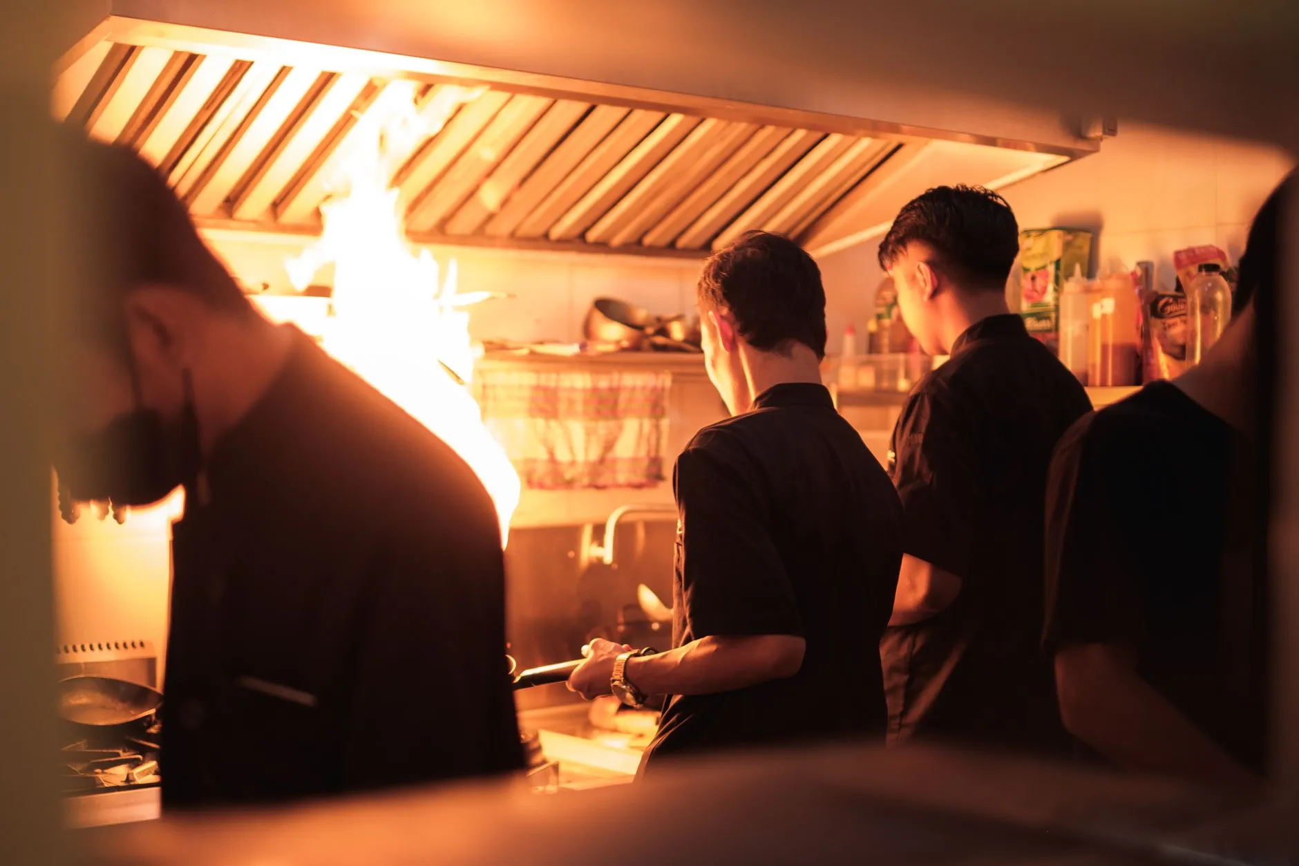 餐饮厨师外派模式对比：驻店服务与阶段性支援的适用场景正文配图 1
