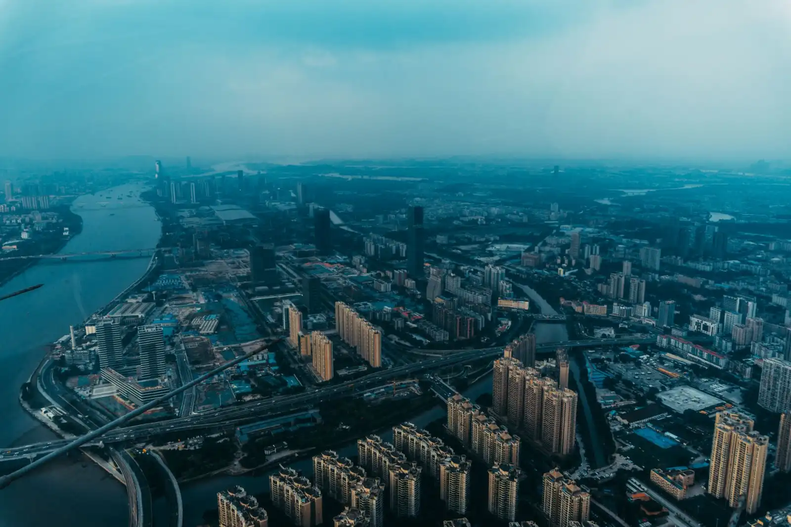 后厨托管服务模式对比分析：全托管与半托管方案适用场景解析