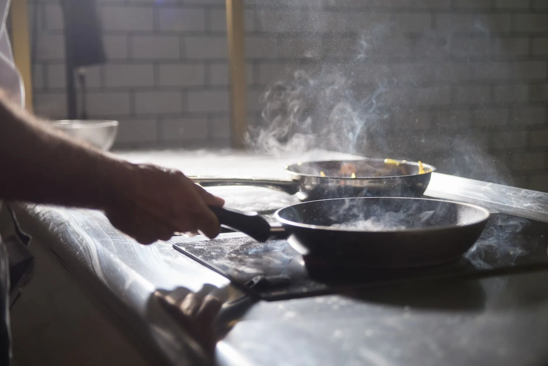 餐饮投资者必读:厨师外派与后厨托管服务方案设计指南